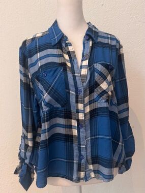 lightwight Flannel plaid waist length shirt
